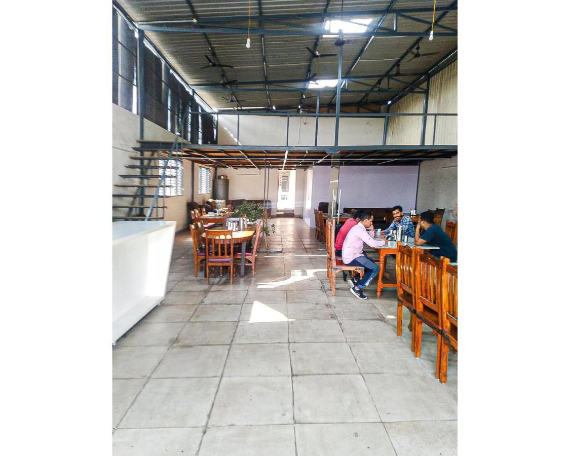 Krittika Rao Dhaba By Wb Inn Ґурґаон Екстер'єр фото